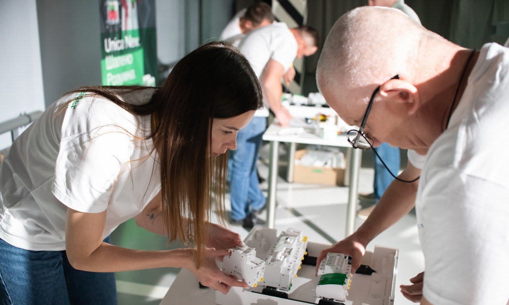 Image showing students learning about electricity